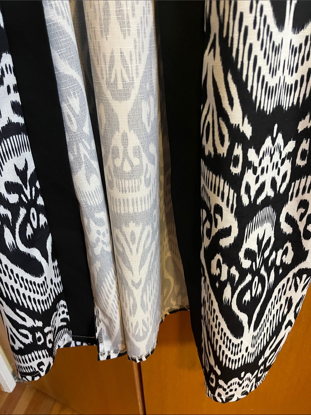 Black & White Uzbek Patterned Women’s Long Robe Kimono - Picture 5 of 5
